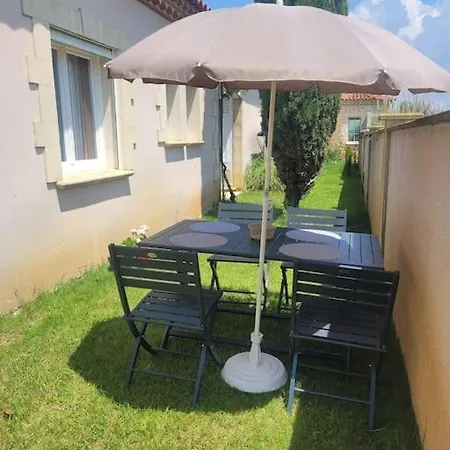 Petit Pavillon Cosy Avec Exterieur